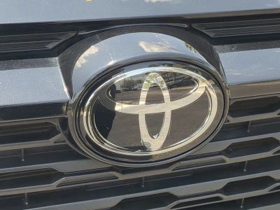 2023 Toyota RAV4 — photo 13 view
