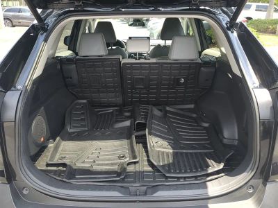 2023 Toyota RAV4 — photo 14 view