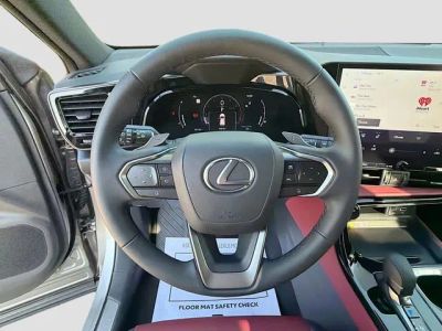 2025 Lexus NX — photo 39 view