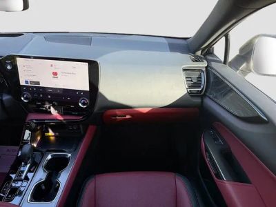 2025 Lexus NX — photo 18 view