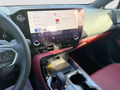 2025 Lexus NX — photo 27 view