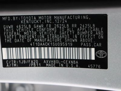 2025 Toyota Camry FWD - Photo 40