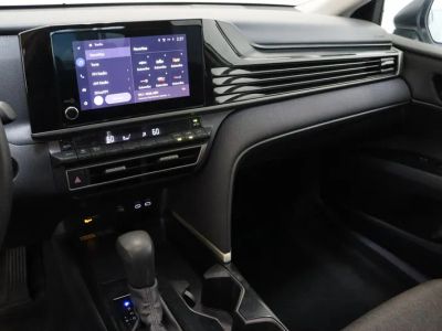 2025 Toyota Camry FWD - Photo 15