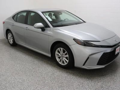 2025 Toyota Camry FWD - Photo 4