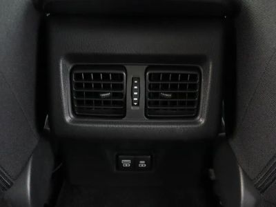 2025 Toyota Camry FWD - Photo 28