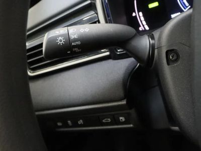 2025 Toyota Camry FWD - Photo 24