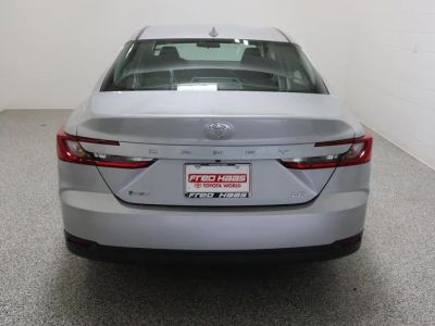 2025 Toyota Camry FWD - Photo 8