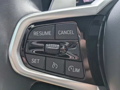 2025 BMW 3 Series — photo 18 view