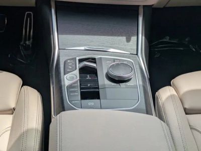 2025 BMW 3 Series — photo 15 view