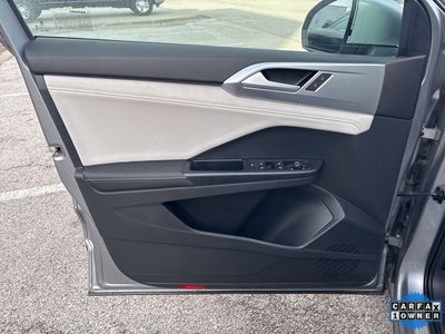 2025 Volkswagen Taos - Photo 59