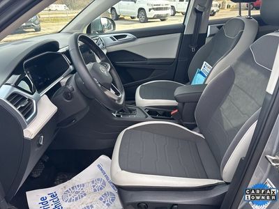 2025 Volkswagen Taos - Photo 5