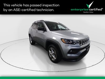 2024 Jeep Compass Latitude 4x4 — front three-quarter view