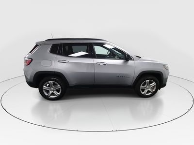 2024 Jeep Compass — photo 8 view