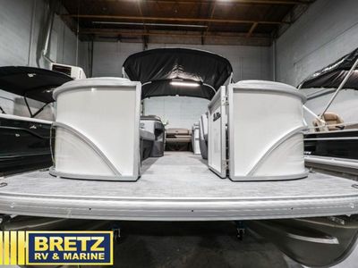 2026 Sun Tracker Party Barge - Photo 11
