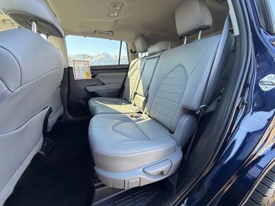 2022 Toyota Highlander - Photo 22