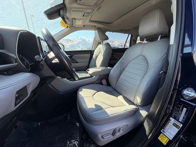 2022 Toyota Highlander - Photo 16