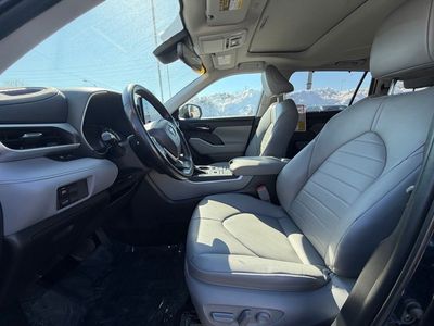 2022 Toyota Highlander - Photo 15