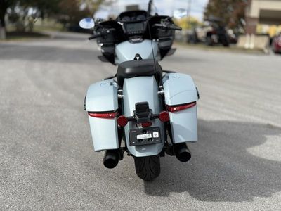 2025 Indian Motorcycle Challenger Dark Horse 112 Frost Silver Smoke - Photo 6