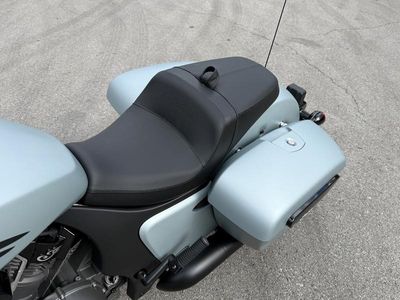 2025 Indian Motorcycle Challenger Dark Horse 112 Frost Silver Smoke - Photo 11