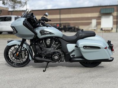 2025 Indian Motorcycle Challenger Dark Horse 112 Frost Silver Smoke - Photo 8