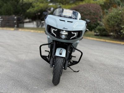 2025 Indian Motorcycle Challenger Dark Horse 112 Frost Silver Smoke - Photo 3