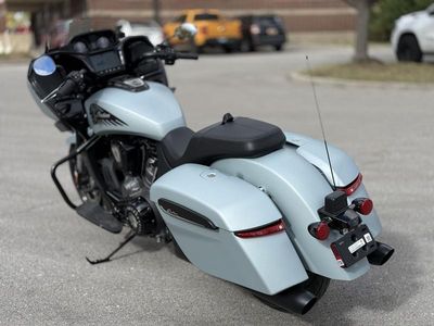 2025 Indian Motorcycle Challenger Dark Horse 112 Frost Silver Smoke - Photo 5