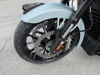 2025 Indian Motorcycle Challenger Dark Horse 112 Frost Silver Smoke - Photo 9