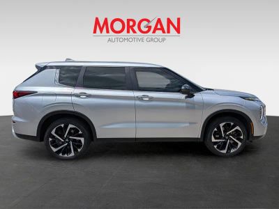 2022 Mitsubishi Outlander — rear three-quarter view