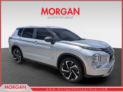 2022 Mitsubishi Outlander SE in Alloy Silver Metallic — front three-quarter view