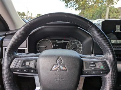 2022 Mitsubishi Outlander — photo 27 view