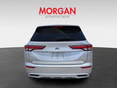 2022 Mitsubishi Outlander — detail view
