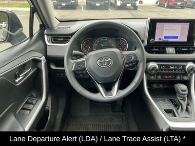 2023 Toyota RAV4 XLE - Photo 17