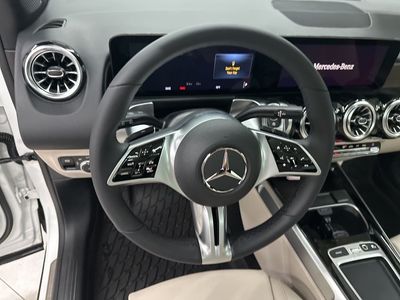 2026 Mercedes-Benz GLB — photo 10 view
