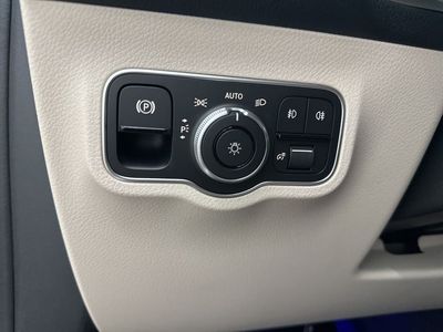 2026 Mercedes-Benz GLB — photo 20 view
