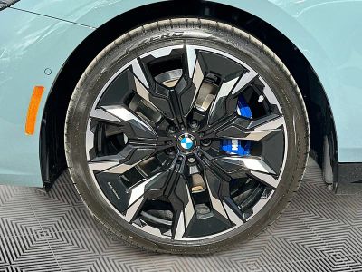 2026 BMW 5 Series — photo 9 view