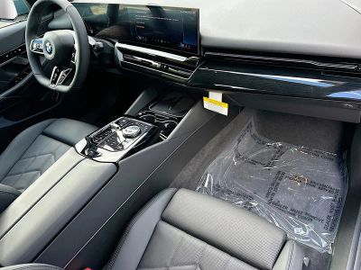 2026 BMW 5 Series — photo 26 view