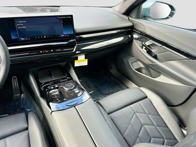 2026 BMW 5 Series — photo 21 view
