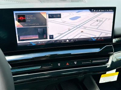 2026 BMW 5 Series — photo 13 view