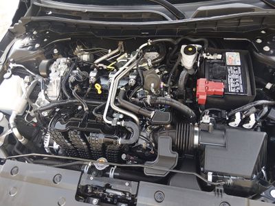 2025 Nissan Altima — photo 9 view
