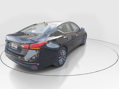 2025 Nissan Altima — photo 7 view