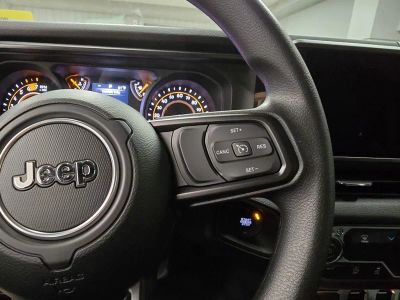 2026 Jeep Wrangler — photo 18 view
