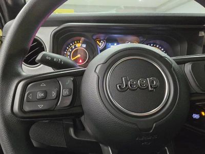2026 Jeep Wrangler — photo 17 view