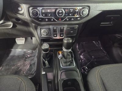 2025 Jeep Wrangler — photo 21 view