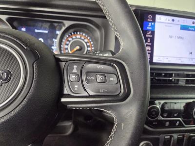2025 Jeep Wrangler — photo 18 view
