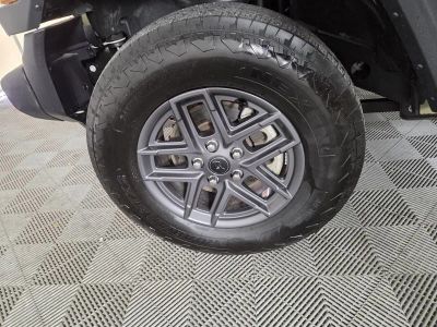 2025 Jeep Wrangler — photo 10 view