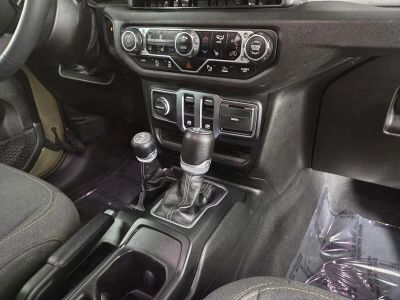 2025 Jeep Wrangler — photo 31 view