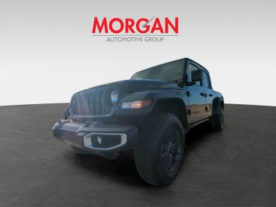 2026 Jeep Gladiator — photo 9 view