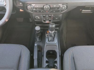 2026 Jeep Gladiator — photo 20 view