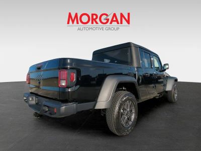 2026 Jeep Gladiator — detail view