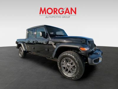 2026 Jeep Gladiator — side profile view
